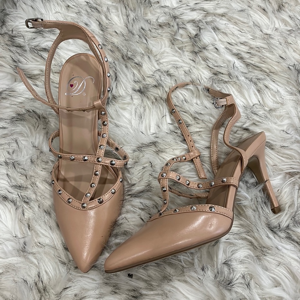 Beige pumps
